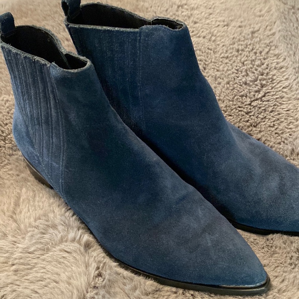 Marc Fisher LTD blue suede booties